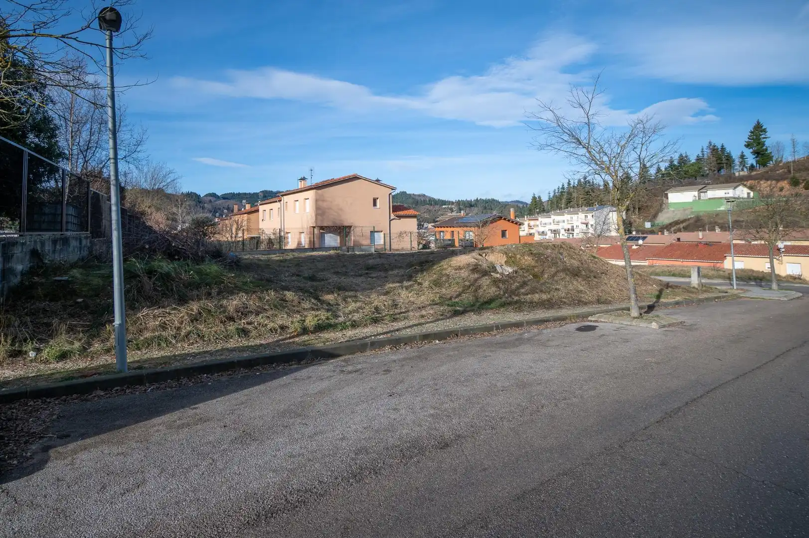 Terrenos y solares en venta en Carrer Miquel Martí i Pol, imagen 2