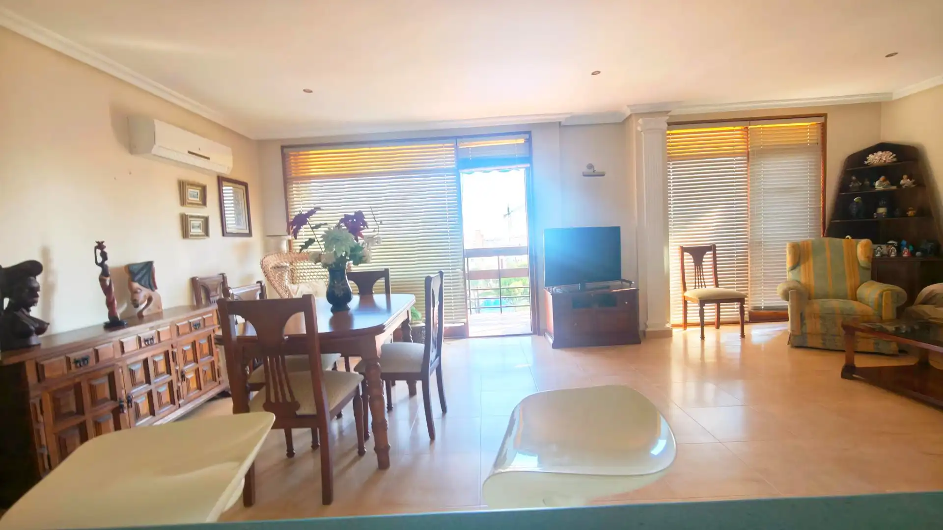 Sala d'estar de Pis en venda en Roquetas de Mar amb Aire condicionat, Terrassa i Traster