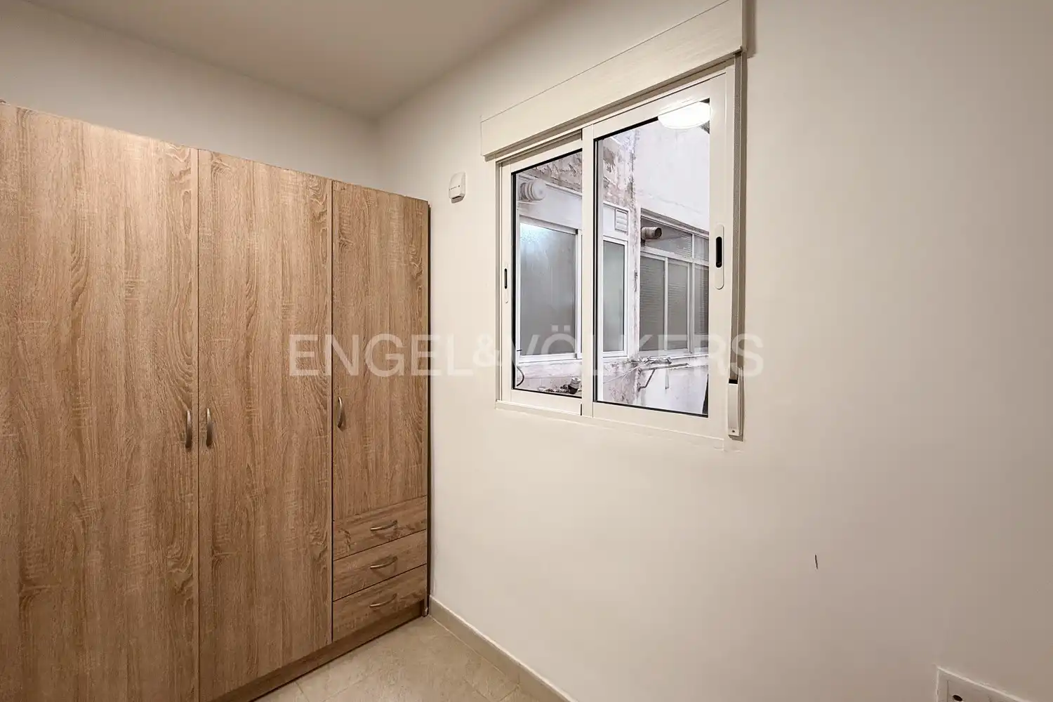 Schlafzimmer von Wohnung zur Miete in Valencia mit Klimaanlage, Heizung und Möbliert