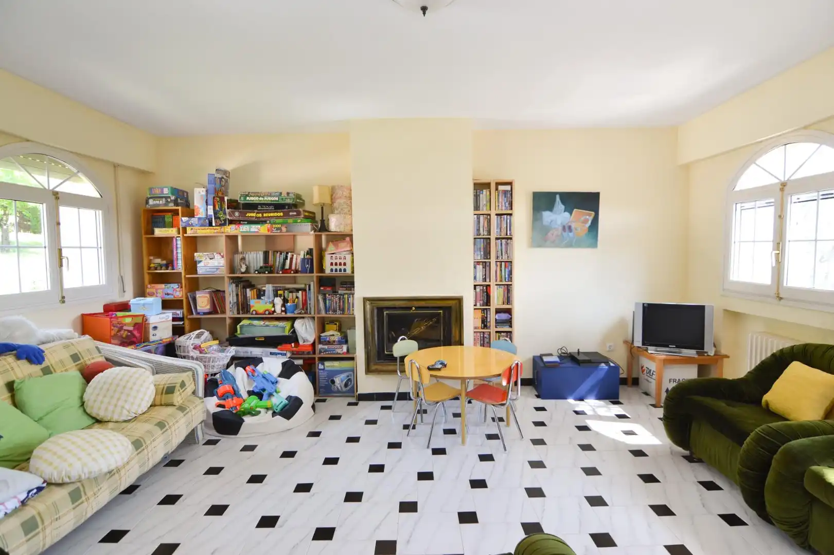 Sala d'estar de Casa o xalet en venda en San Martín de Valdeiglesias amb Jardí privat, Terrassa i Traster