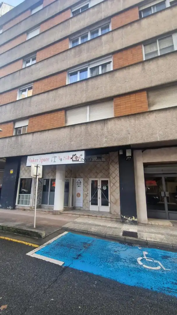 Local en venda a GERMÁN ADRIO, Zona Fernández Ladreda