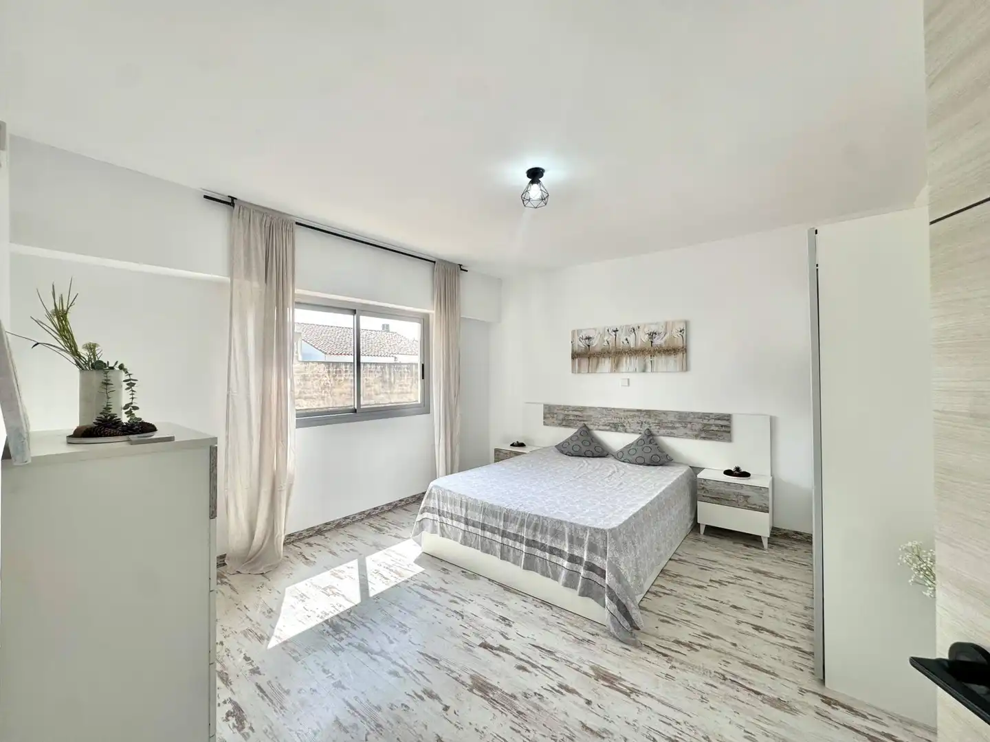 Schlafzimmer von Wohnung zum Verkauf in Gandia mit Klimaanlage, Abstellraum und Balkon