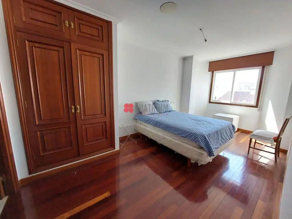Habitación de Piso en venta en Santiago de Compostela  con Calefacción y Trastero