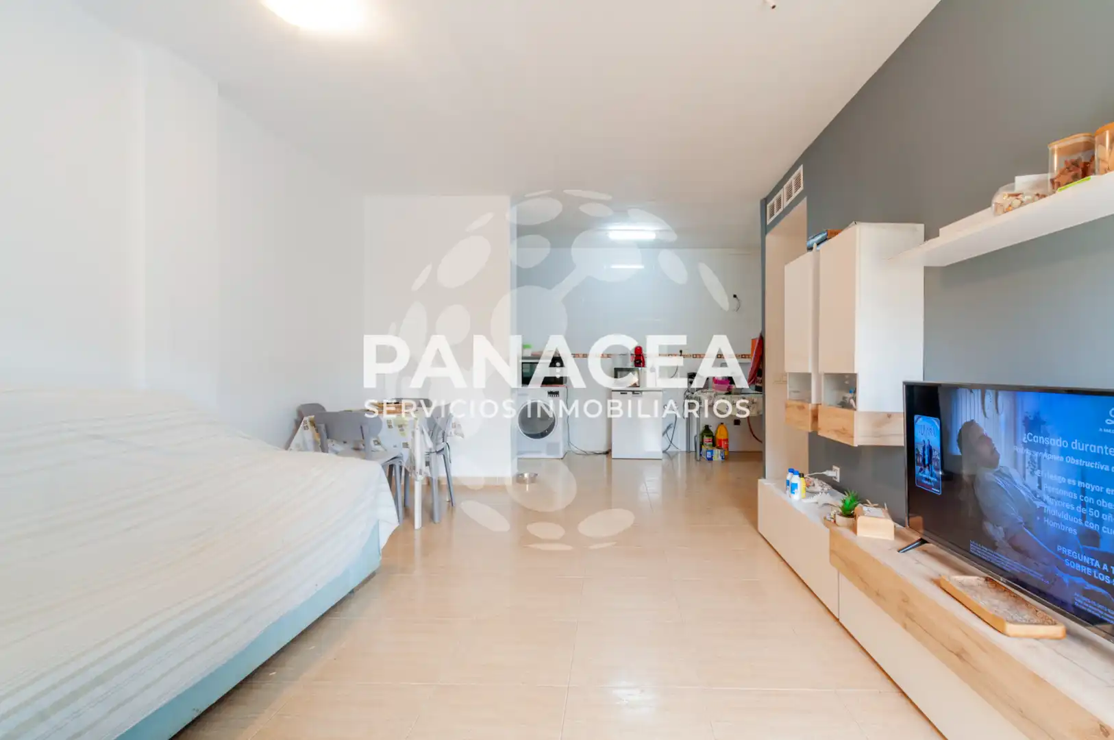 Piso en venta en El Ejido con Amueblado, TV y Balcón