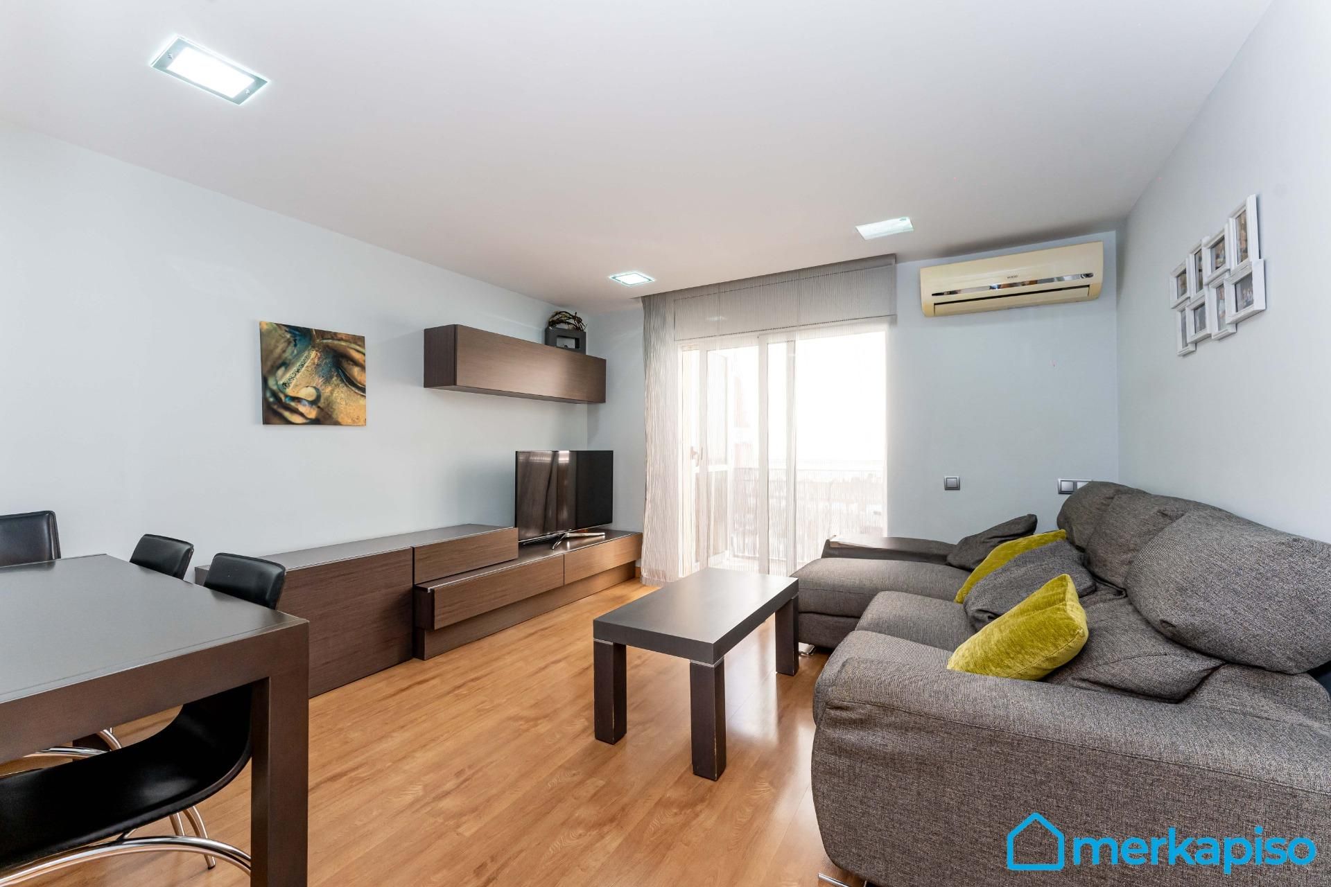 Living room of Flat for sale in Viladecans  with Air Conditioner and Balcony