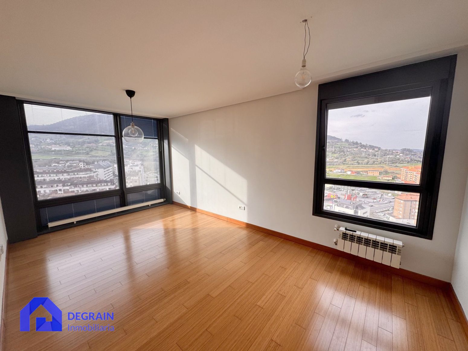 Exterior view of Flat for rent in Oviedo   with Heating and Storage room