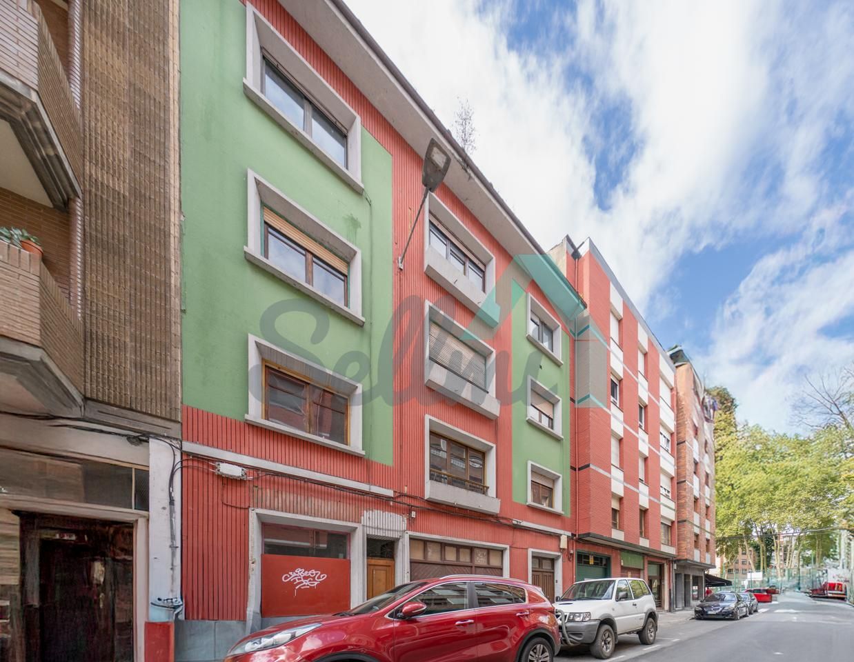 Vista exterior de Edifici en venda en Langreo