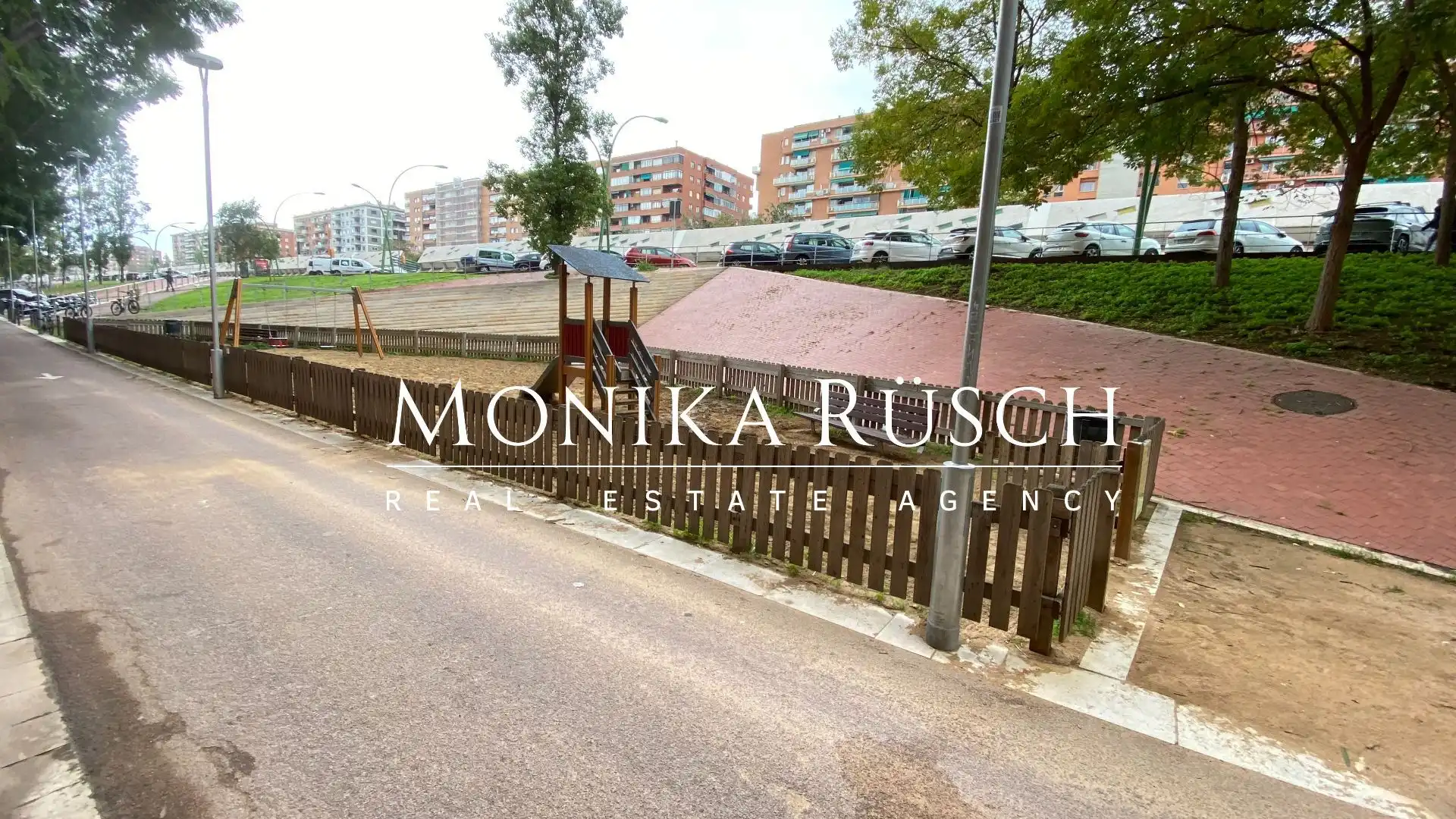 Parkplatz von Wohnung zum Verkauf in Barcelona mit Klimaanlage, Heizung und Terrasse