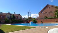 Piscina de Casa o xalet en venda en  Logroño amb Terrassa i Piscina