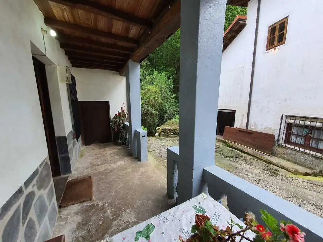 Country homes for sale in Llanes