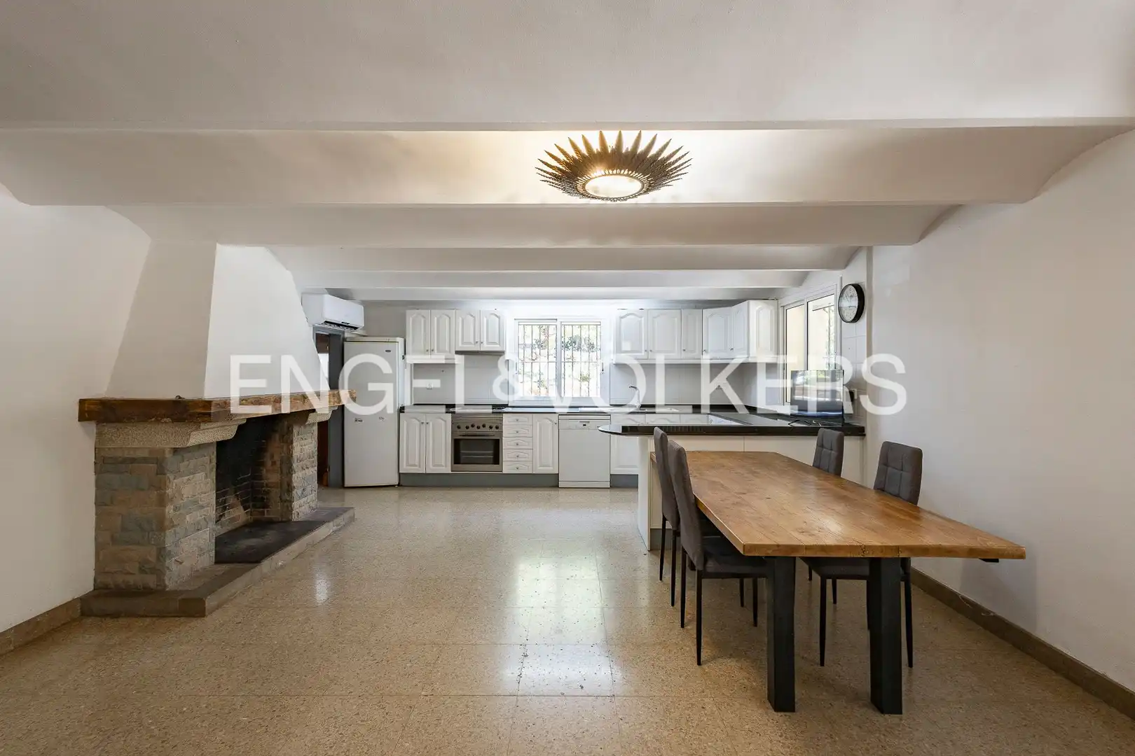 Comedor de Casa o chalet en venta en Sant Boi de Llobregat con Aire acondicionado, Calefacción y Jardín privado