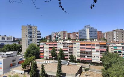 Vista exterior de Pis en venda en  Madrid Capital amb Aire condicionat i Terrassa