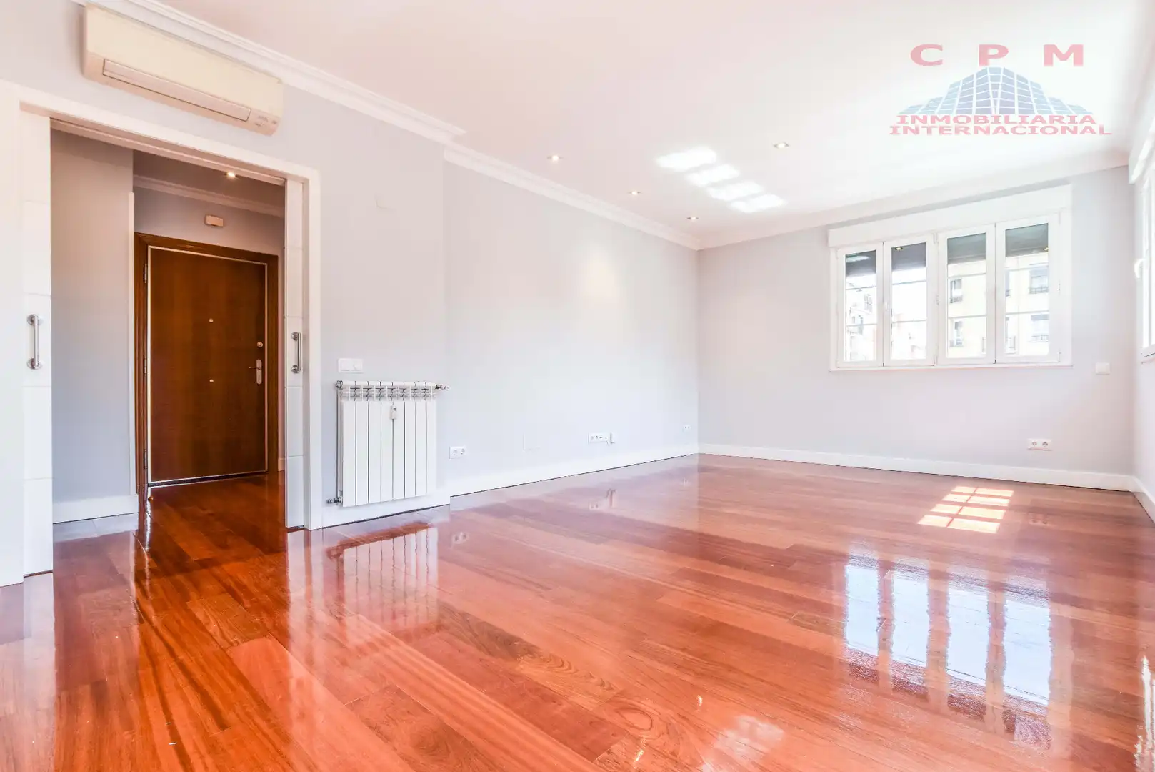 Living room of Flat for rent in Madrid  with Air Conditioner, Heating and Parquet flooring
