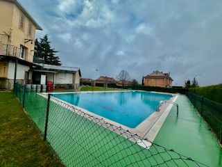 Piscina de Casa o chalet en venta en León Capital  con Calefacción, Terraza y Trastero