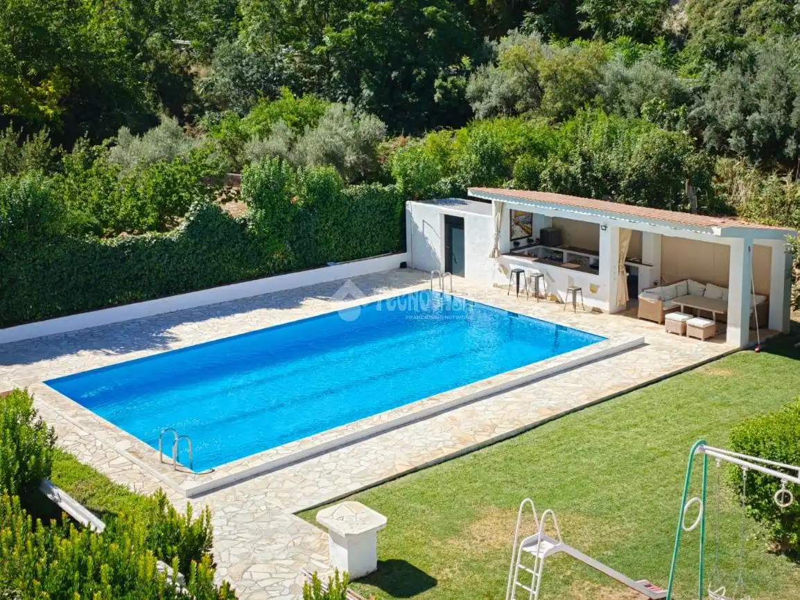 Piscina de Finca rústica en venda en Pegalajar amb Aire condicionat, Calefacció i Terrassa