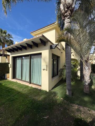 Casa adosada en Venta en Calle Bergantin Roda, 71 en Roda