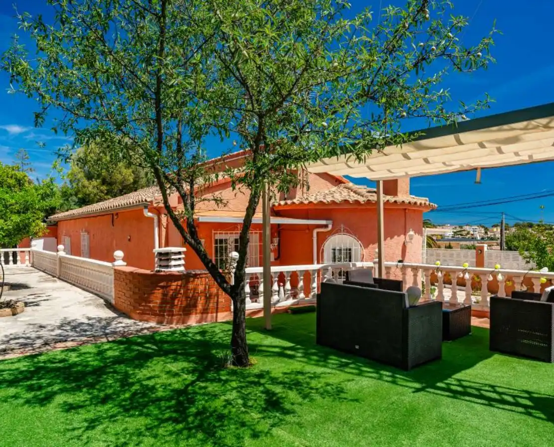 Villa con piscina in vendita a Cometa, imagen 2