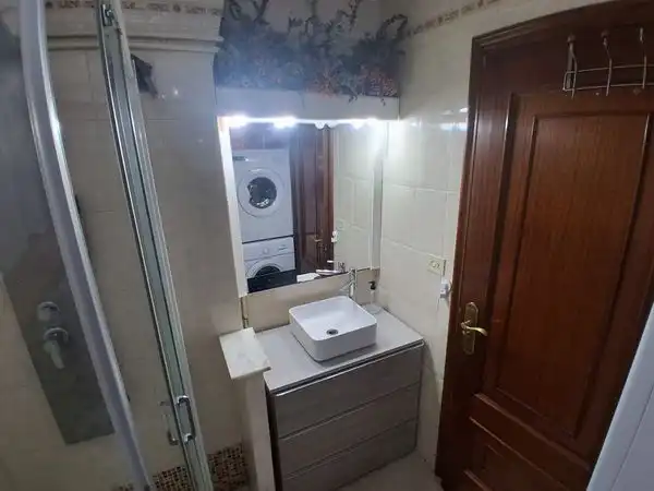 Baño de Piso en venta en Vigo  con Calefacción, Trastero y Amueblado