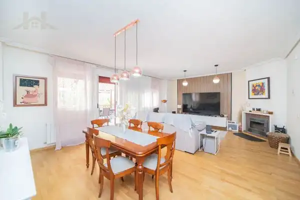 Villa à vendre à Calle Herminio Menéndez, imagen 2