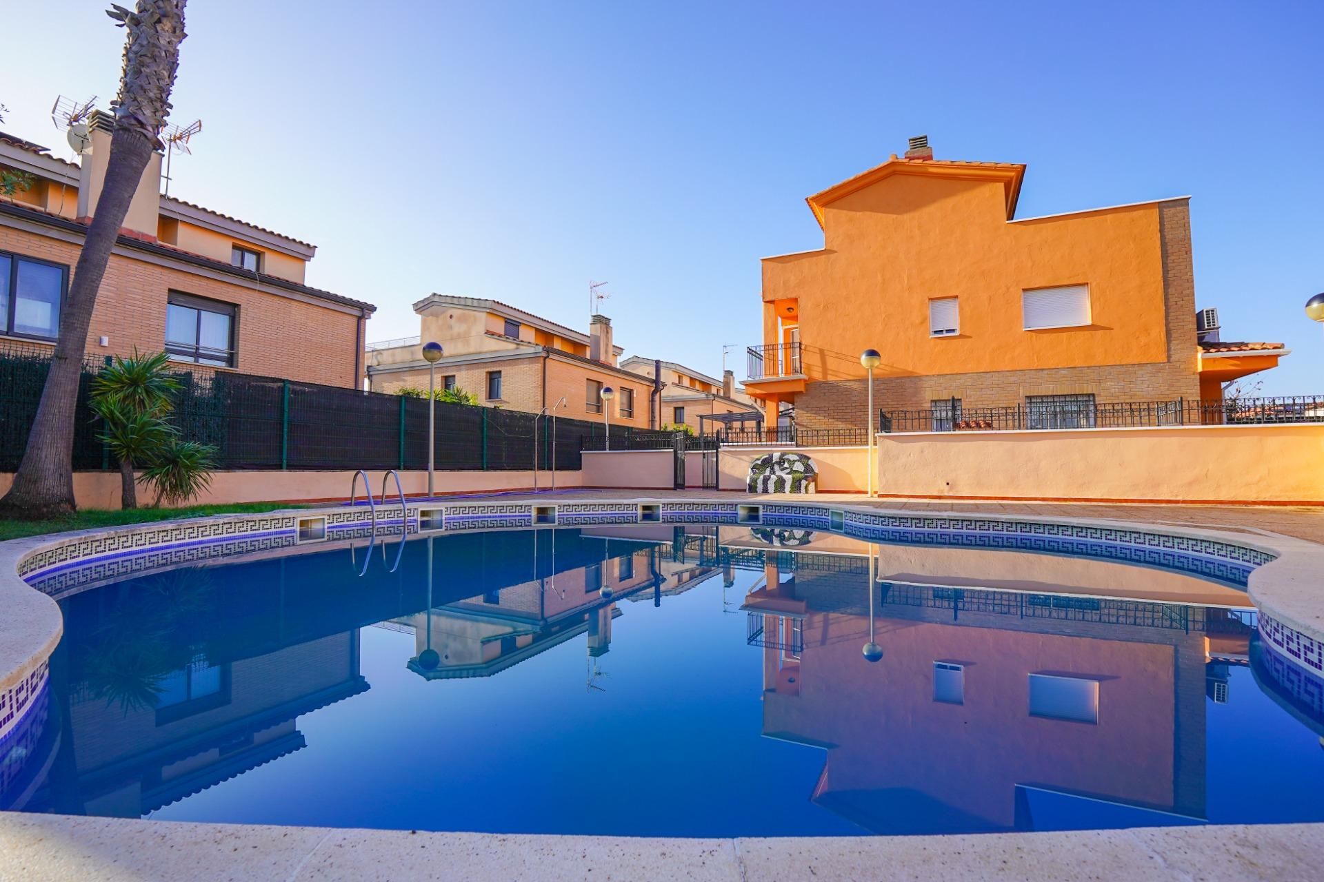 Piscina de Casa o xalet en venda en Salou amb Aire condicionat, Calefacció i Jardí privat