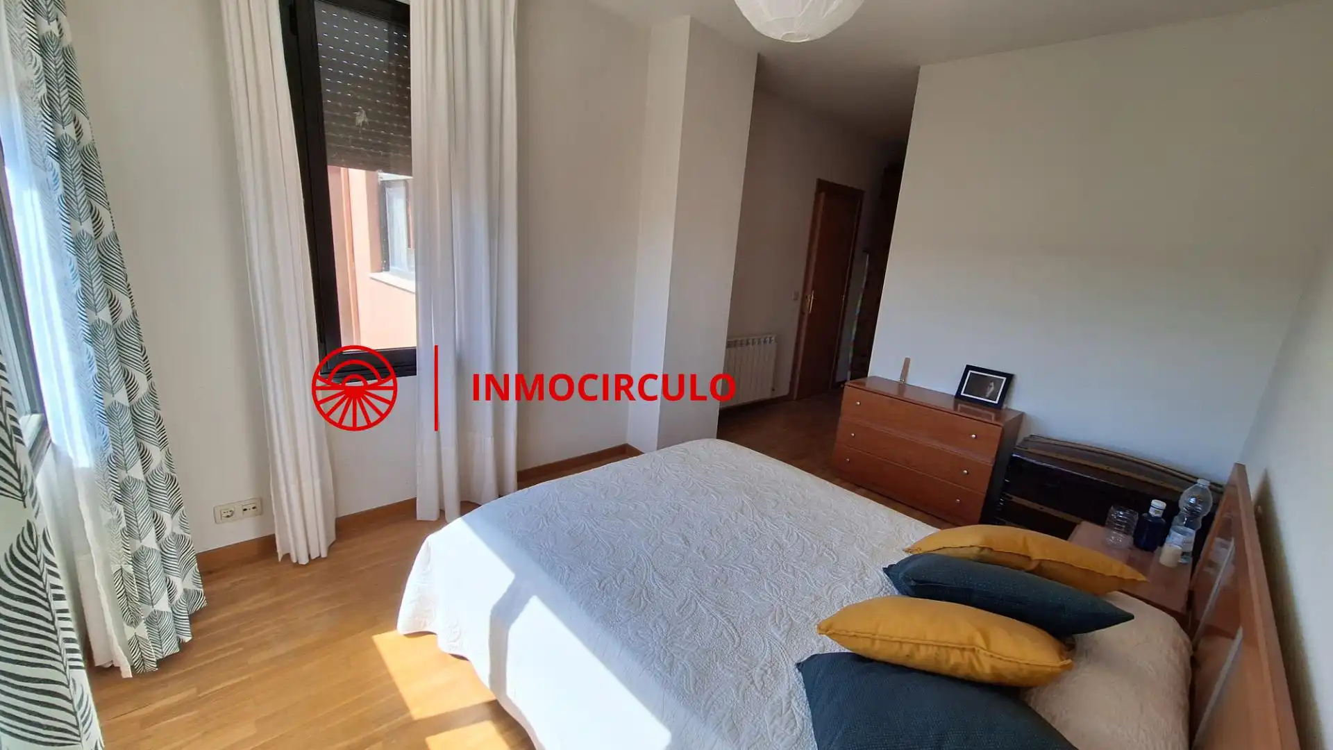Habitación de Casa adosada en venta en Cogollos con Calefacción y Jardín privado
