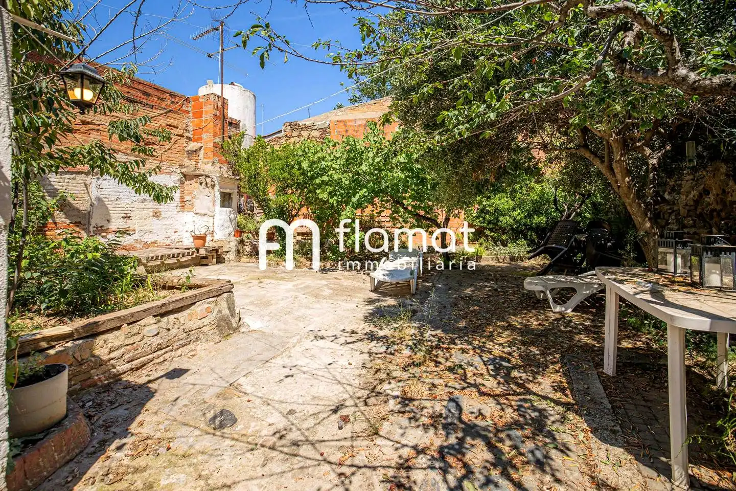 Country house zum Verkauf in Santa Coloma de Gramenet mit Privatgarten und Terrasse
