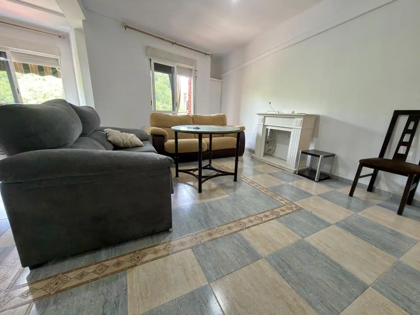 Living room of Flat for sale in Córdoba  with Terrace, Storage room and Furnished