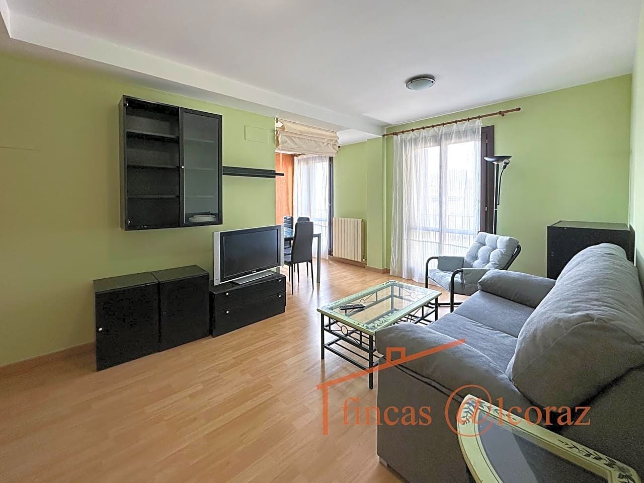 Sala d'estar de Pis en venda en  Huesca Capital amb Calefacció, Traster i Moblat