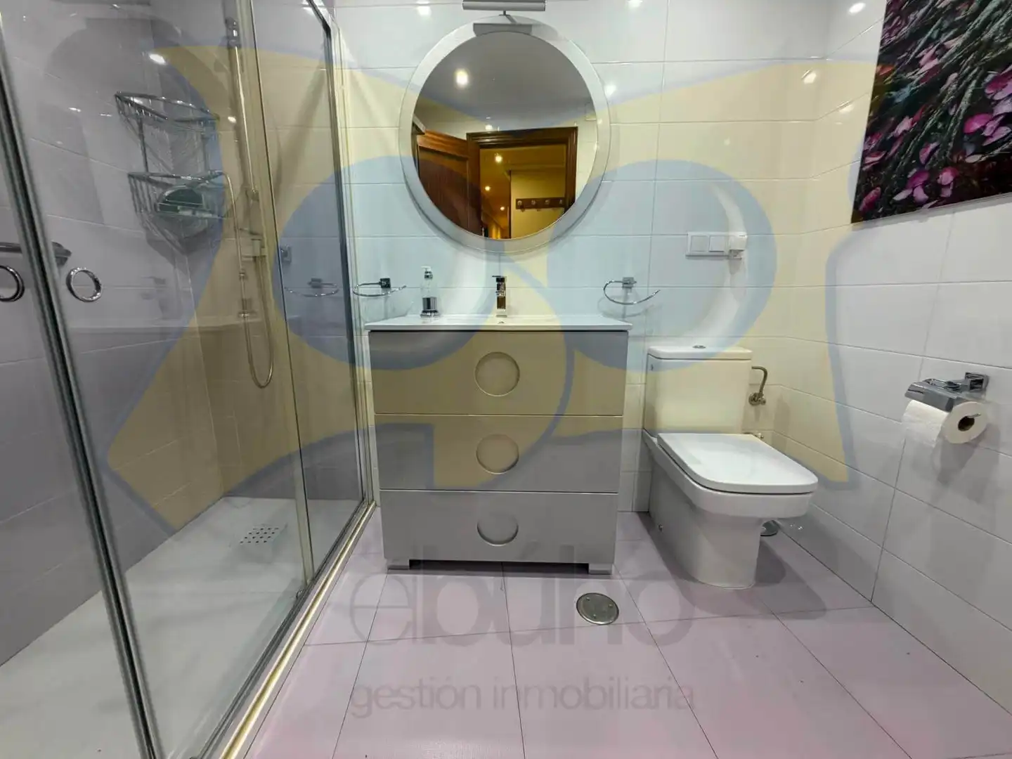 Bathroom of Flat for sale in Salamanca  with Heating and Balcony