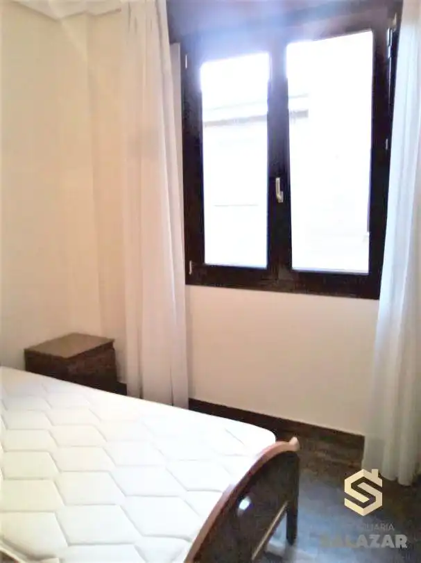 Bedroom of Flat for rent in Bilbao   with Heating, Terrace and Microwave