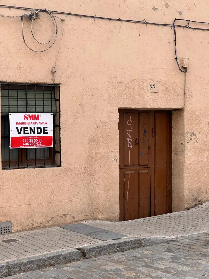 Außenansicht von Gebäude zum Verkauf in Ávila