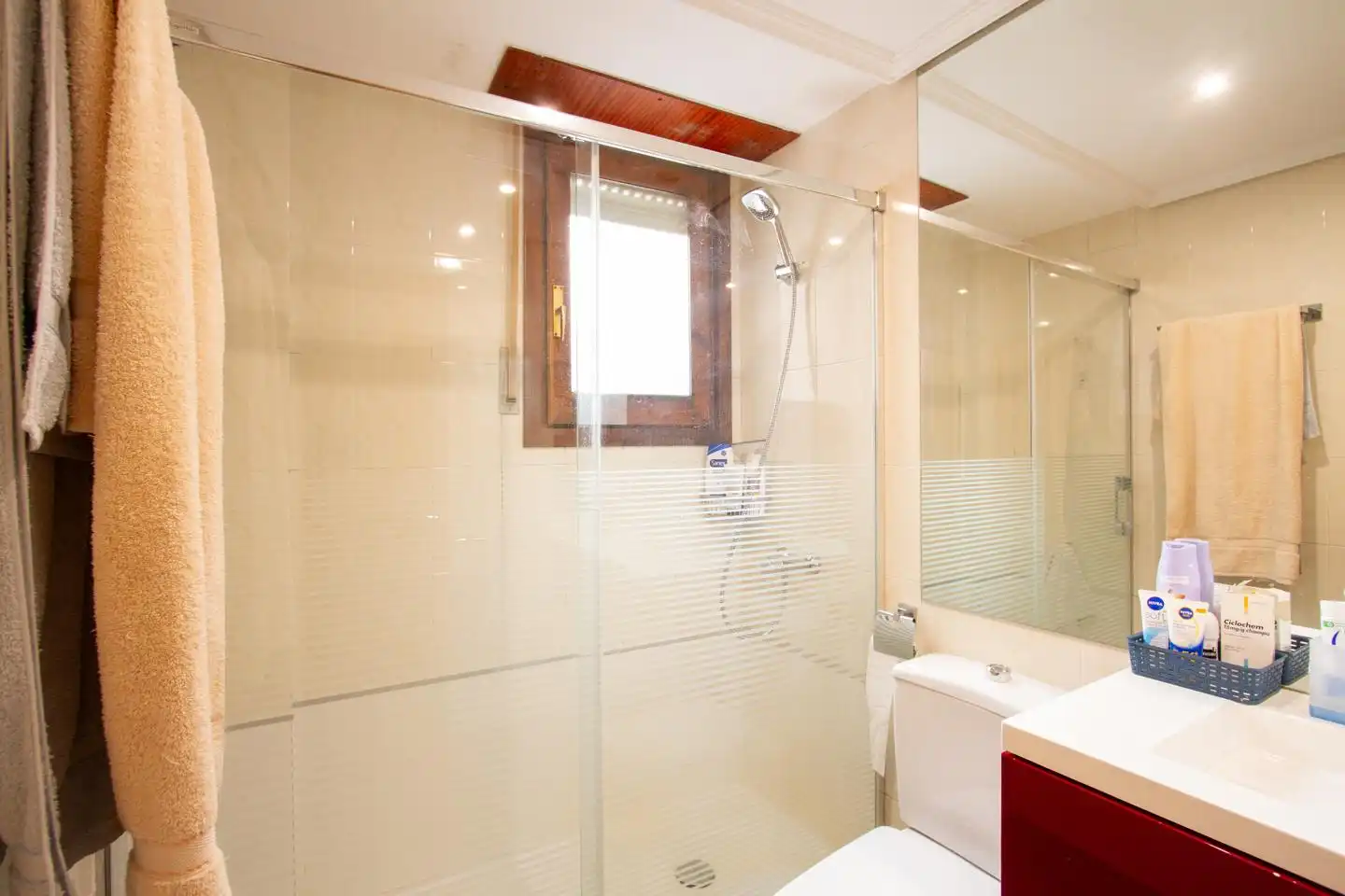 Badezimmer von Maisonette zum Verkauf in Villava / Atarrabia mit Klimaanlage, Heizung und Terrasse