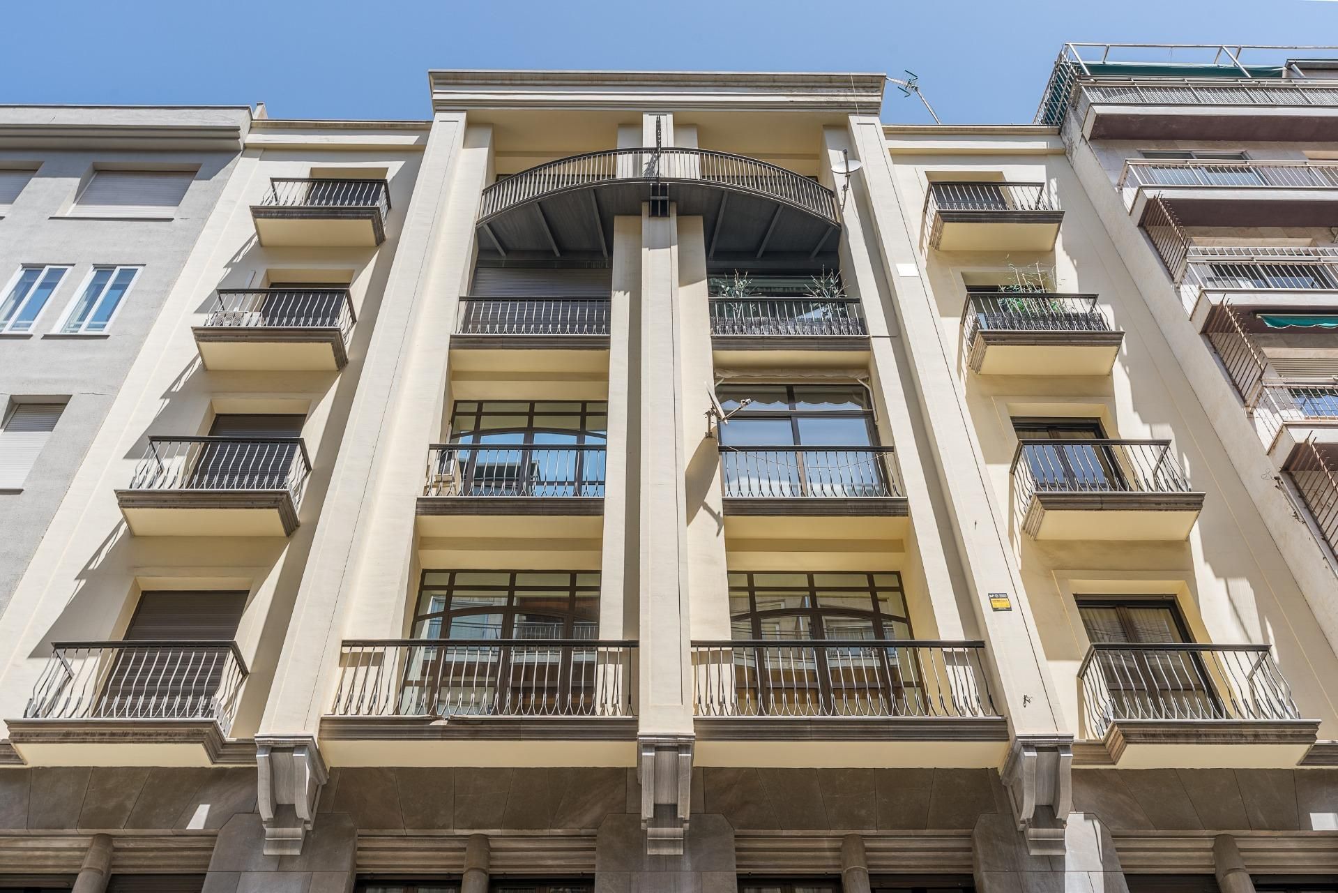 Vista exterior de Pis en venda en  Granada Capital amb Aire condicionat, Calefacció i Balcó