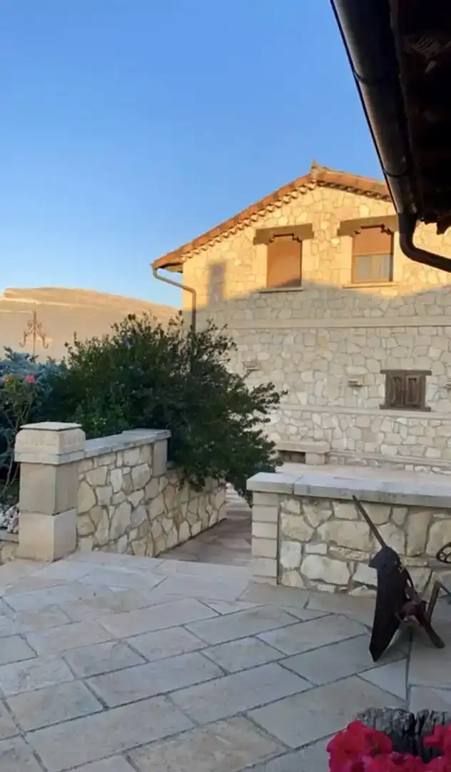 Vista exterior de Pis en venda en Hacinas amb Aire condicionat, Jardí privat i Moblat