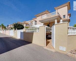 Vista exterior de Casa o xalet en venda en Orihuela amb Terrassa, Traster i Piscina