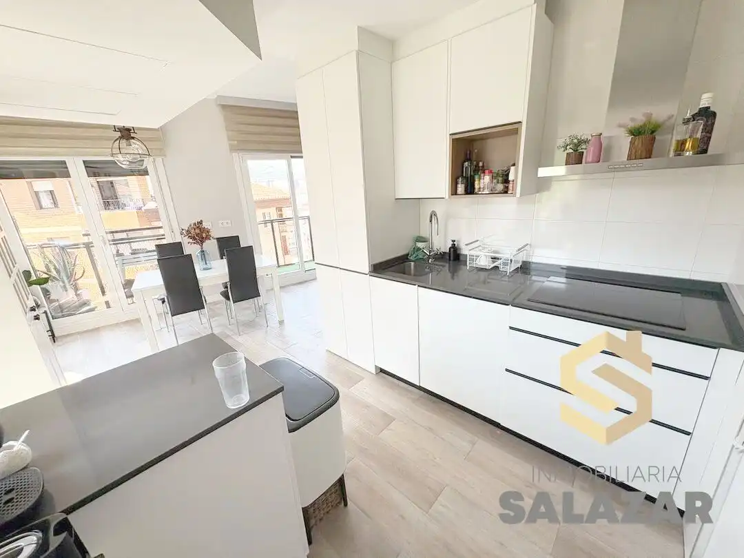 Cocina de Piso en venta en Bilbao  con Calefacción, Terraza y Trastero