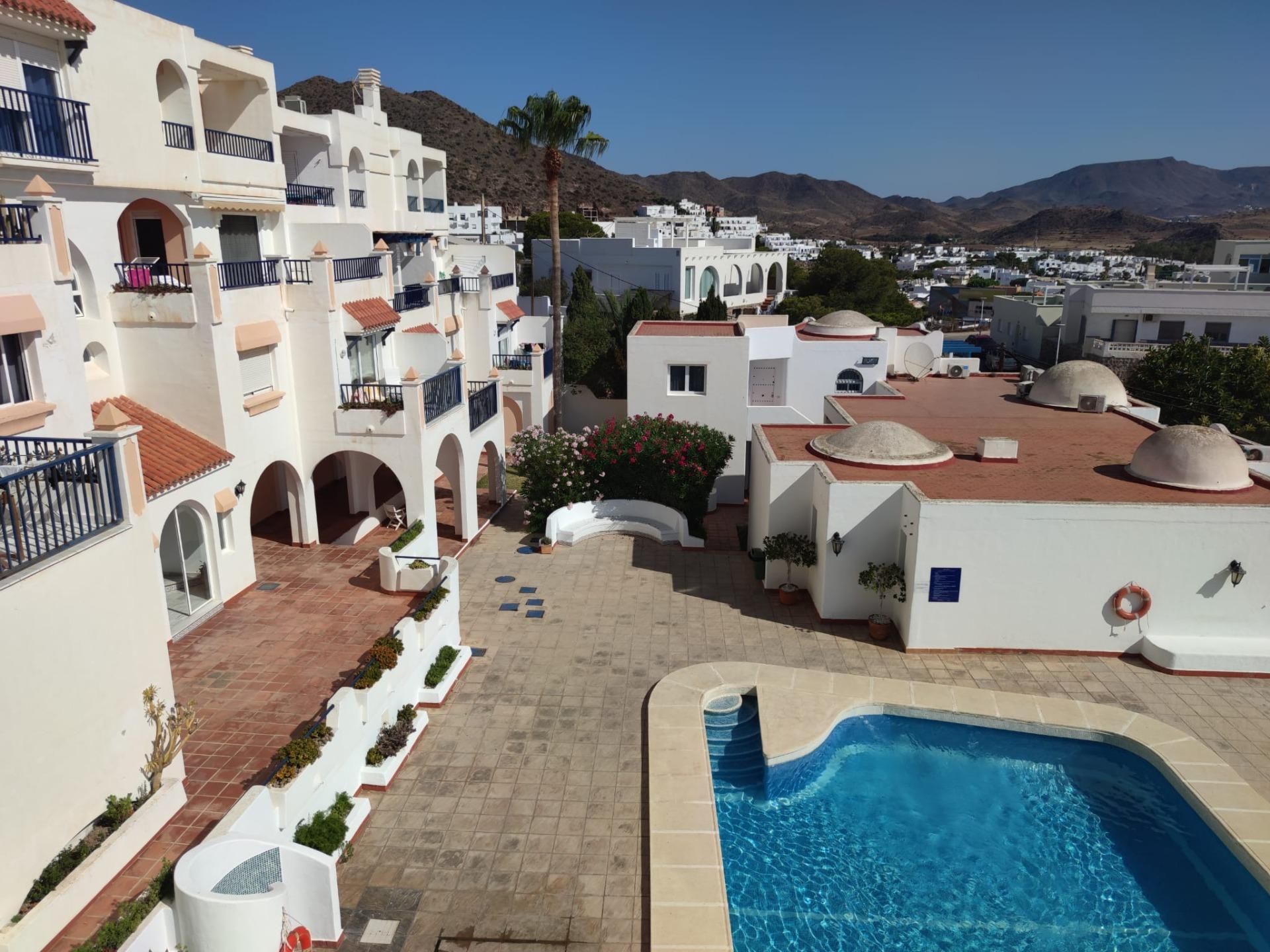 Vista exterior de Casa o xalet en venda en Níjar amb Jardí privat, Terrassa i Traster