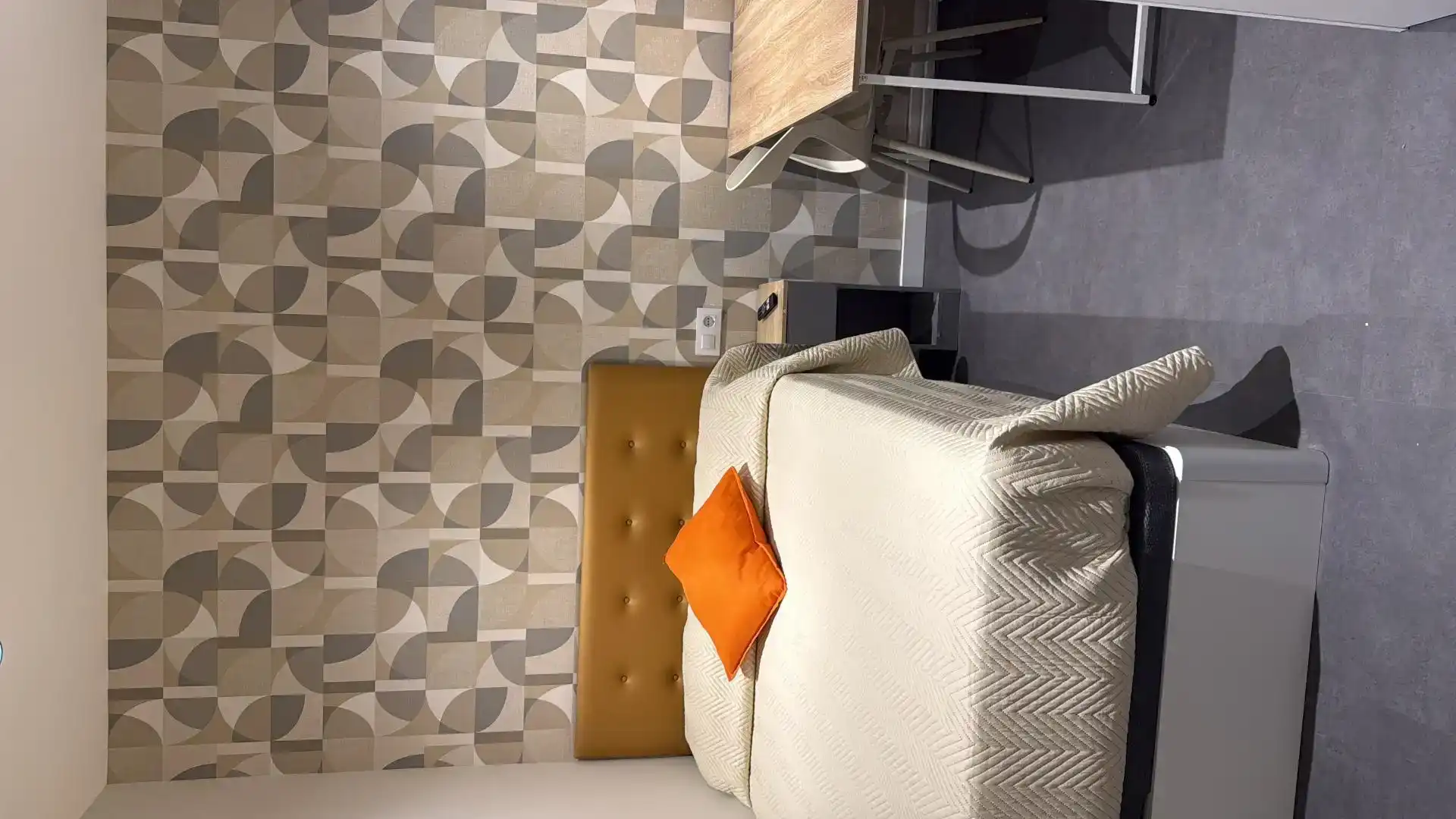 Schlafzimmer von Wohnung zur Miete in Vigo  mit Klimaanlage