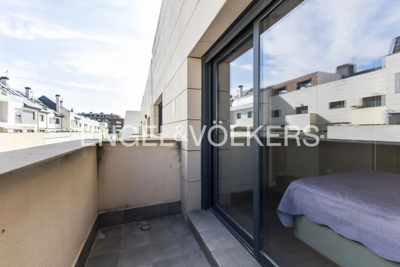 Balcony of Detached homes for rent in Madrid  with Air Conditioner, Heating and Private garden