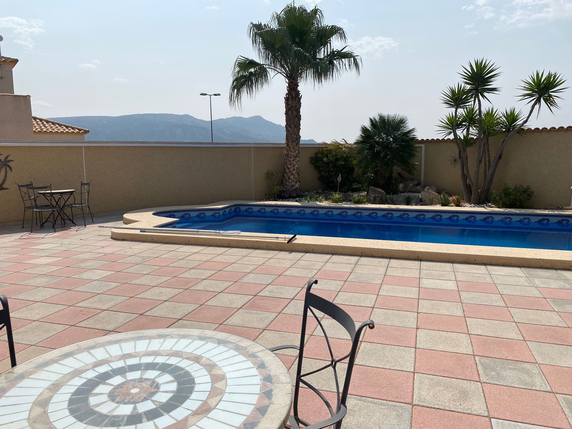 Piscina de Casa adosada en venda en Castalla amb Aire condicionat, Calefacció i Jardí privat