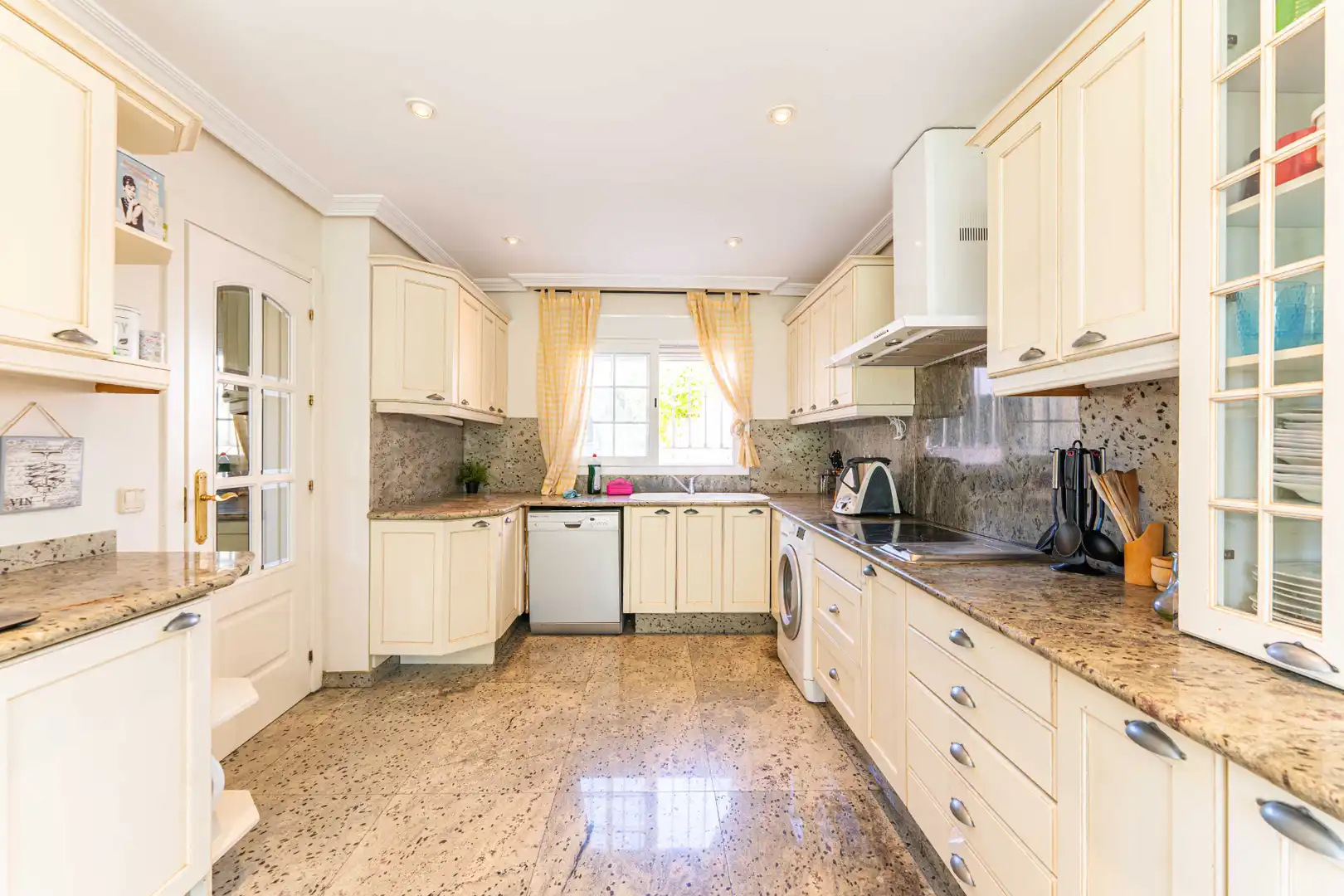 Cocina de Casa adosada en venta en Torrelodones con Calefacción, Jardín privado y Terraza