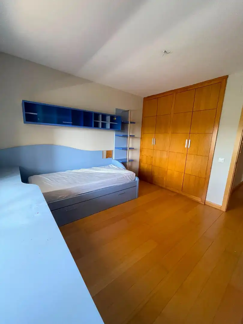 Bedroom of Flat for rent in Pozuelo de Alarcón  with Air Conditioner, Heating and Private garden
