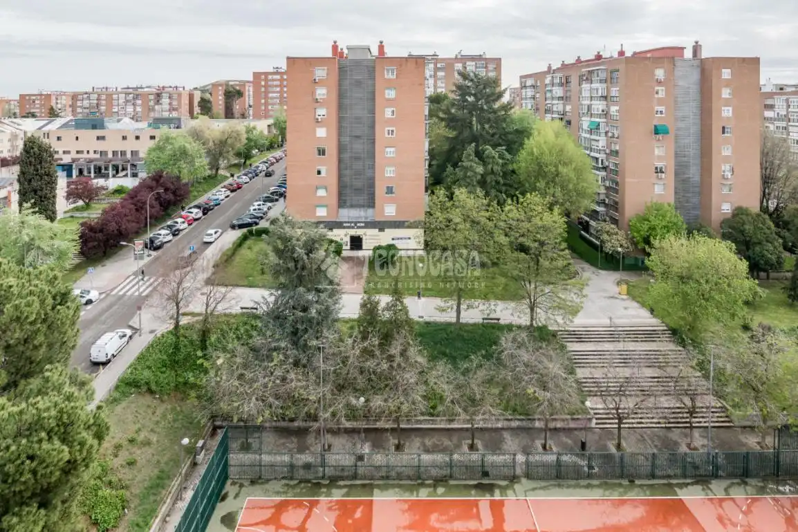 Vista exterior de Piso en venta en Madrid