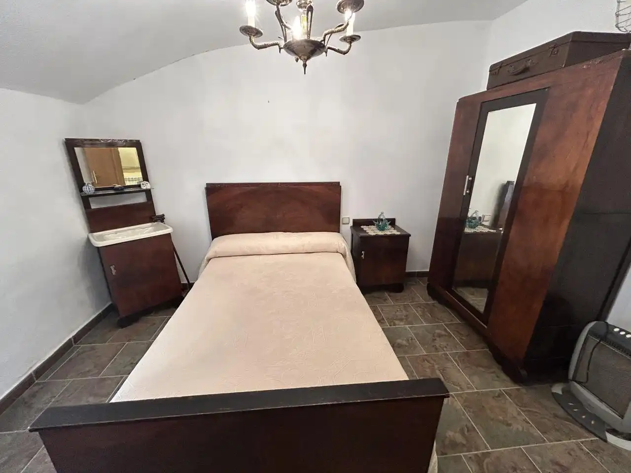 Dormitori de Casa o xalet en venda en Novallas amb Terrassa