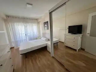 Habitación de Apartamento de alquiler en León Capital  con Calefacción, Parquet y Terraza