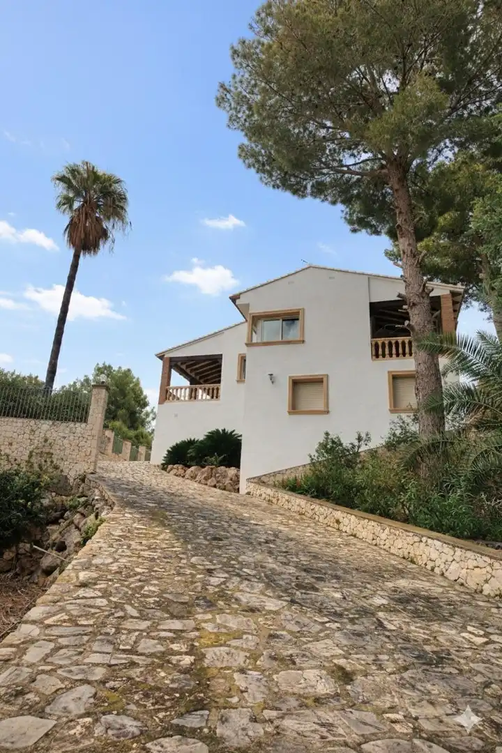 Detached house with garden for sale in Avenida L'ALCOIA DE 9, imagen 3
