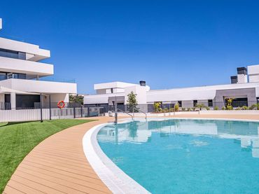 Pis amb piscina en venda a Río Real - Los Monteros