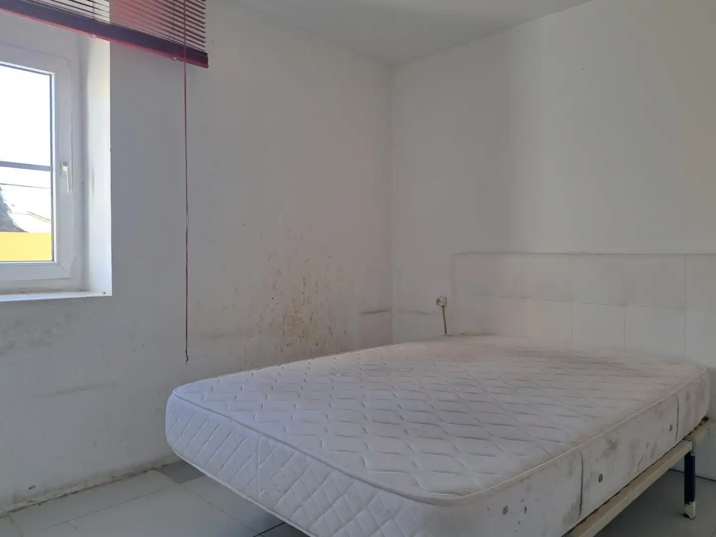 Bedroom of Houses for sale in Requena  with Terrace and Storage room