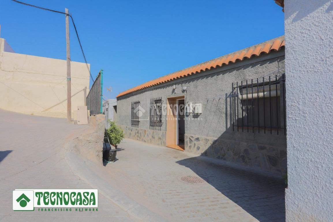 Vista exterior de Casa o xalet en venda en Adra