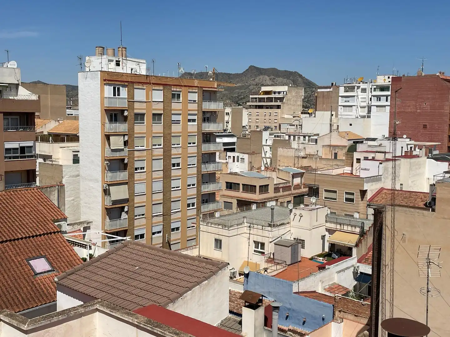 Vista exterior de Ático en venta en Elda con Aire acondicionado, Terraza y Balcón